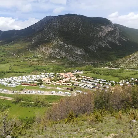 Cadí & Village de vacances *